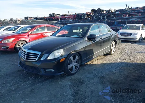 2011 Mercedes-Benz E 350 z USA, uszkodzony, nr VIN WDDHF5GB4BA263522